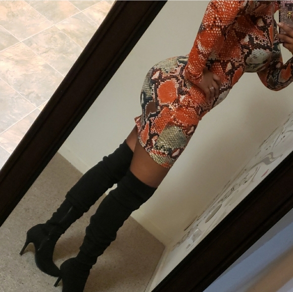 Multicolor Snakeskin Print Bodycon Dress - Picture 3 of 5